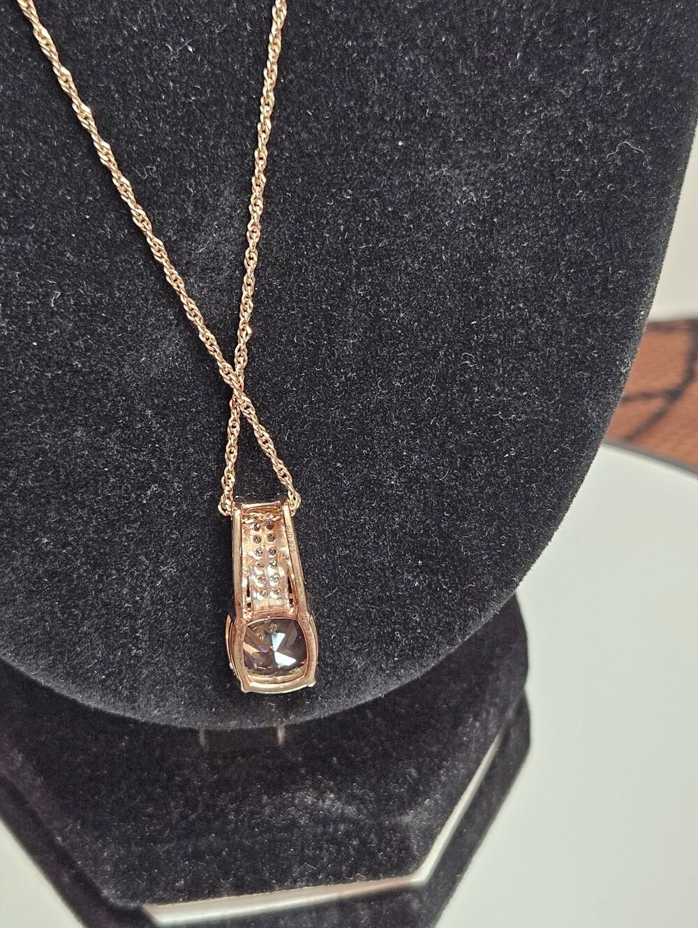 Morganite, Pink, And White Rose Gold Necklace - Picture 3 of 5